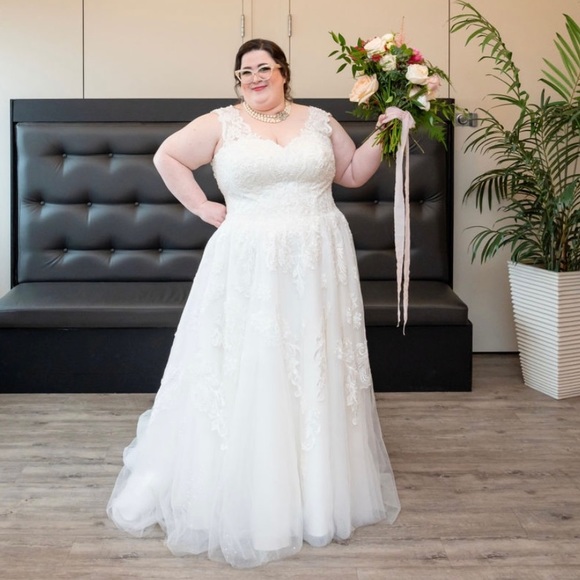 Meet your Posher, Madelaine - Picture 2 of 2